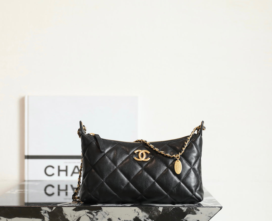 CC 2025 Hobo Dumpling Bag 26CM Black Calfskin 343720