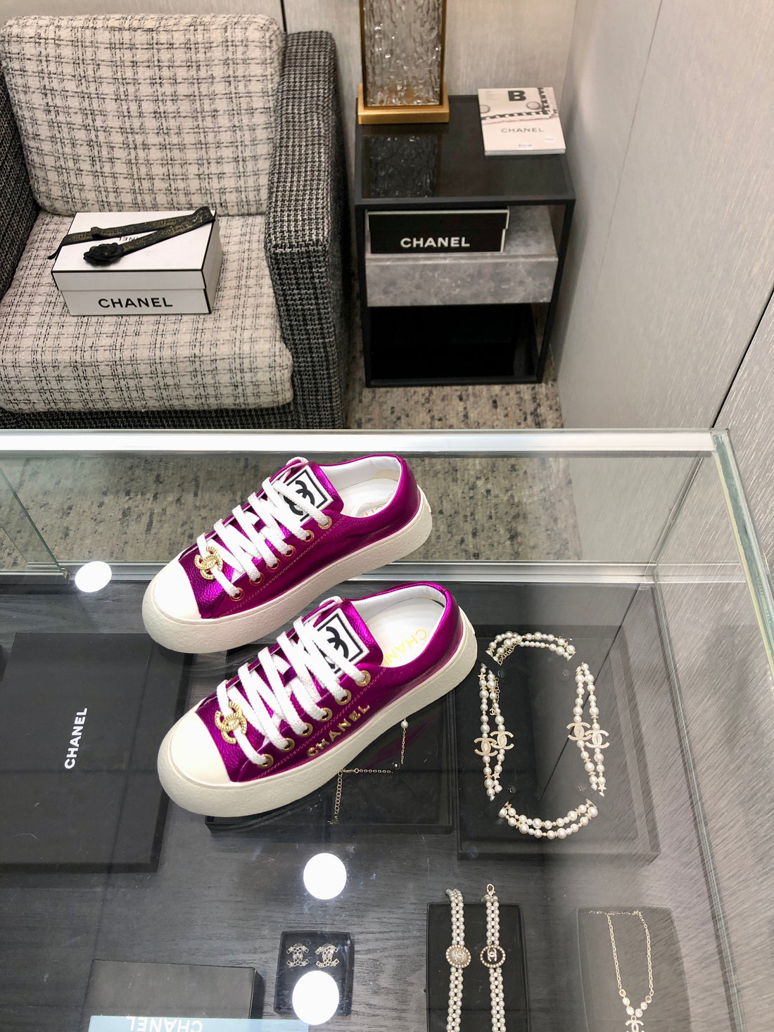 Casual Sneaker In Magenta Purple Metallic Lambskin With Gold Logo