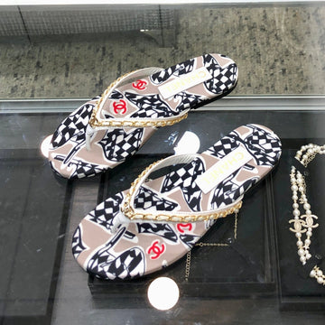 Thong Slide In Colorful Floral Fabric
