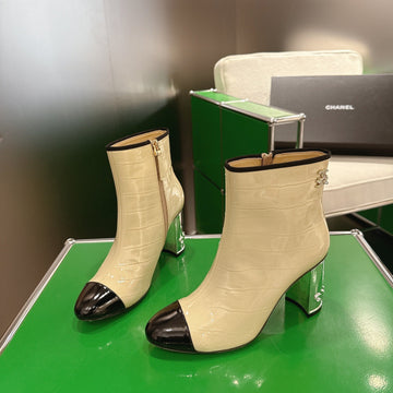 Chanel 2025𝐒𝐒 High Heeled Ankle Boots Light Beige & Black Glossy Leather 507545