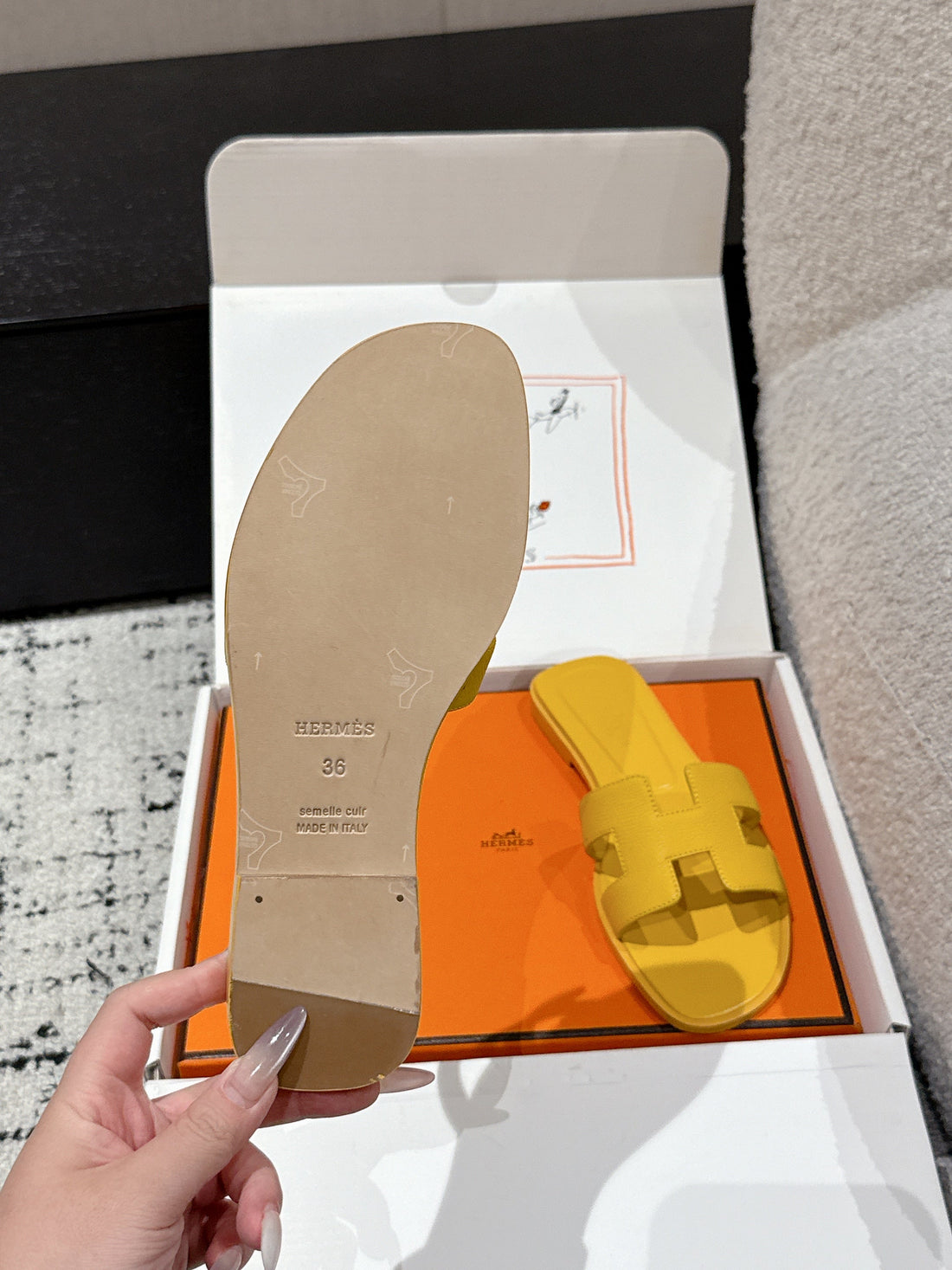 Hm 25 Oran Sandal Dark Yellow Epsom