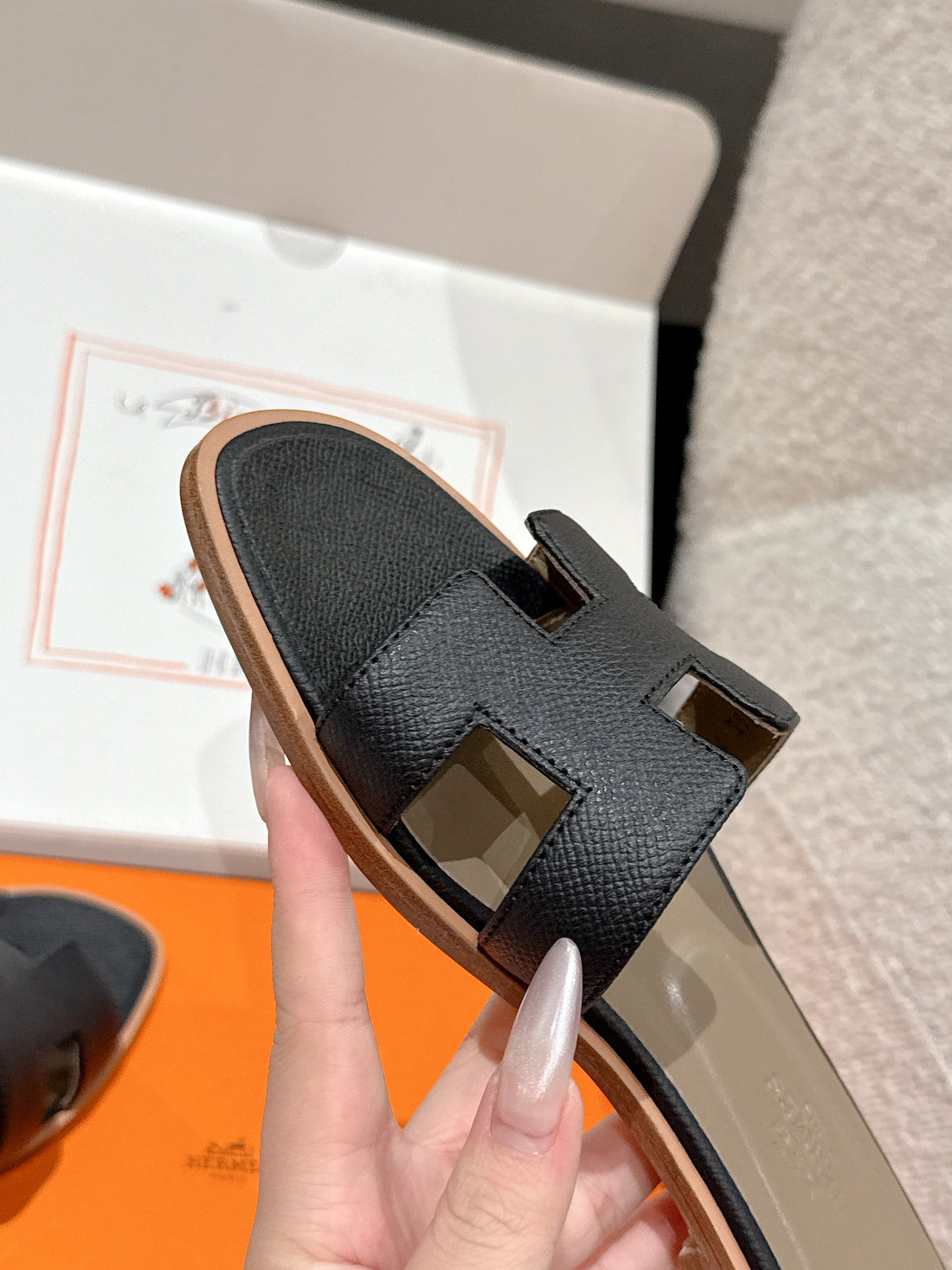 Hm 25 Oran Sandal Black Epsom Etoupe Calfskin