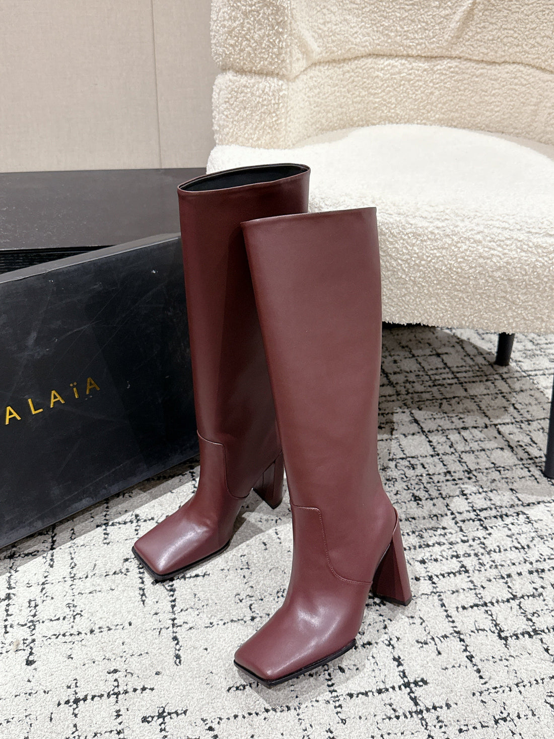 Alaïa 2025 Square Toe High Heeled Boot Burgundy Calfskin 558670
