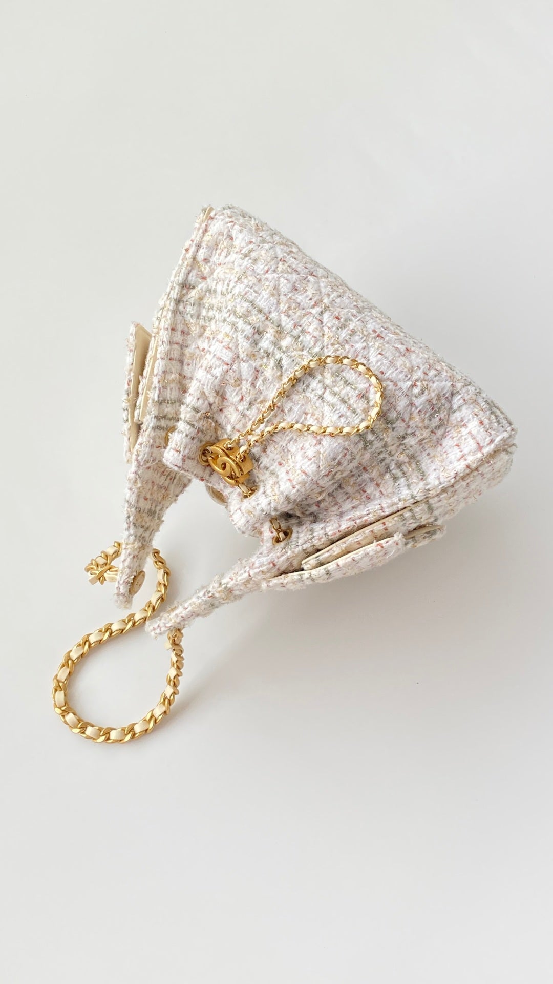CC 25 Hobo Bag 30 Ivory White Pink Tweed