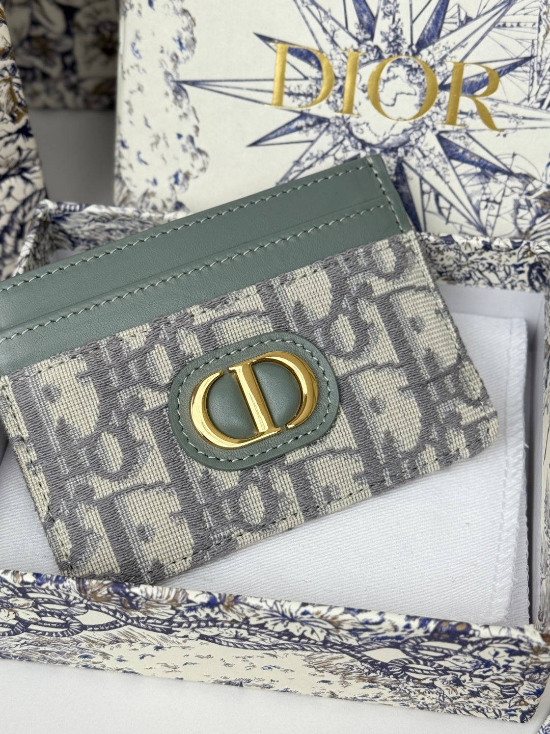 CD 30 Montaigne Freesia Card Holder 10CM Grayish Jacquard