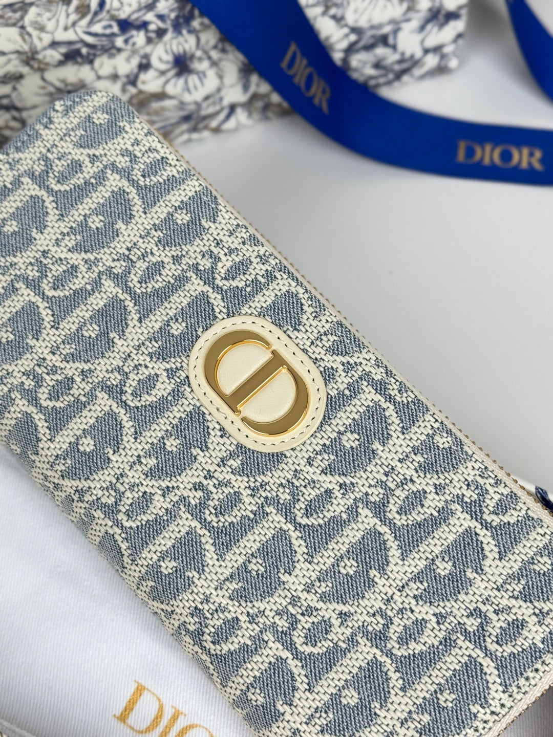 CD 30 Montaigne Voyageur Slim 19.5cm White Grey Jacquard 258608