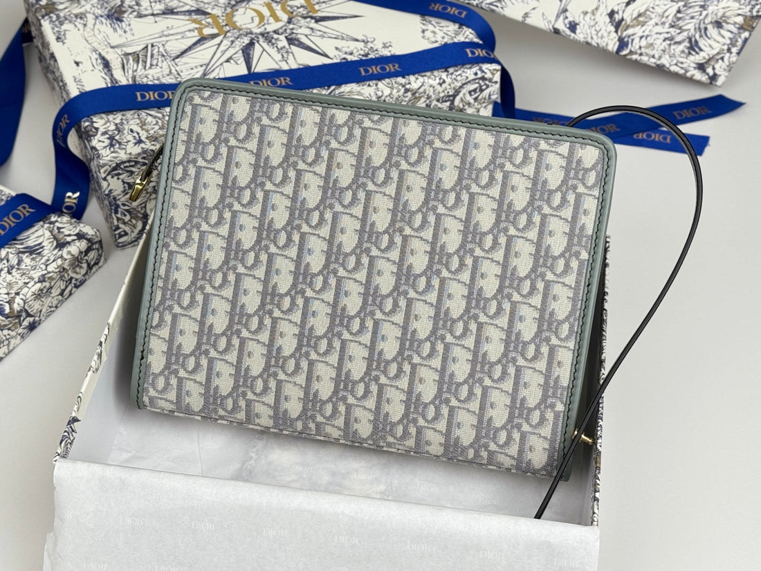 CD 30 Montaigne Dea Pouch 26CM Grayish Jacquard 258617
