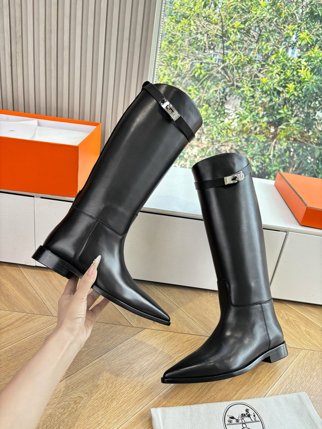 Hm Lizy Boot Black Cowhide 548752