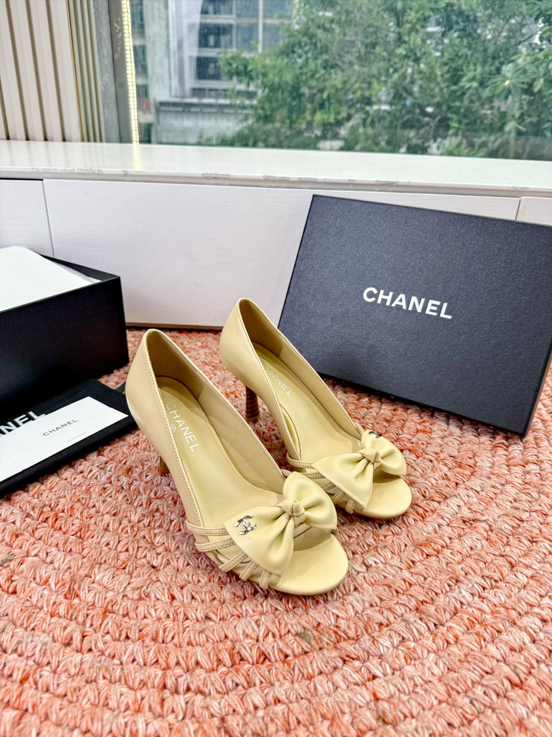 CC 26S Bow High Heels Beige Sheepskin 703678