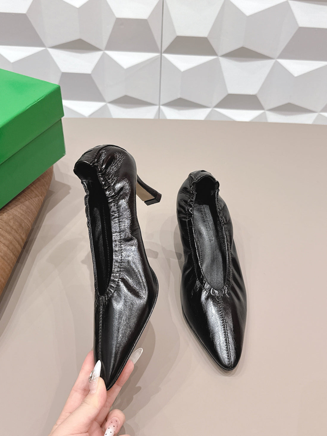 Bv Sofia Pump 4CM Black Sheepskin 613299