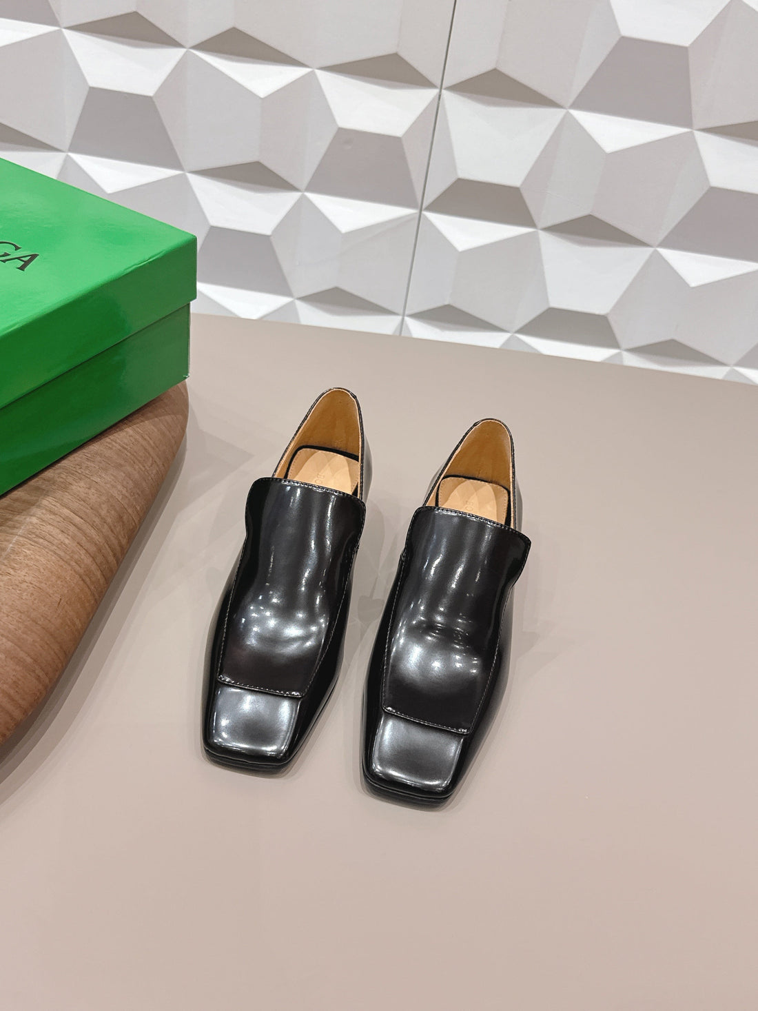 Bv Okinawa Intrecciato Loafer 4CM Black Calfskin 613296