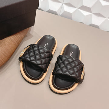 CC 26S Sandals Buckle Black Quilted Leather 613271