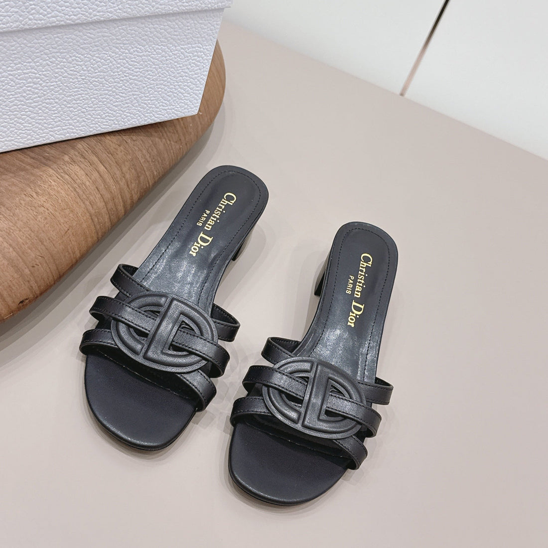 CD 26S D-Club Sandal 4.5cm Black Calfskin 738241