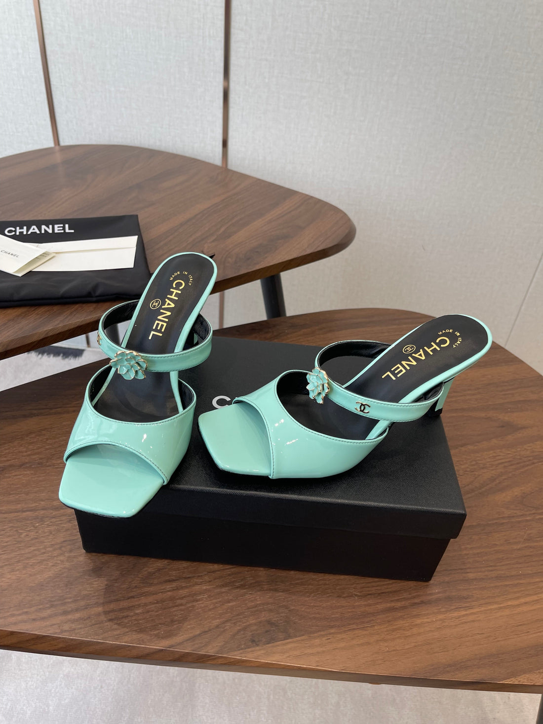 CC 26S Camellia Sandals 8CM Light Blue Patent Leather 624225
