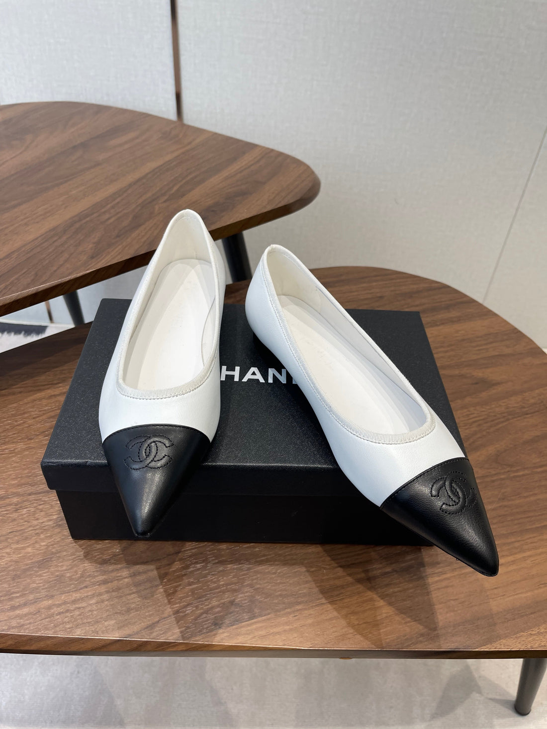 CC 26S Ballet Flats White Black Lambskin 624239