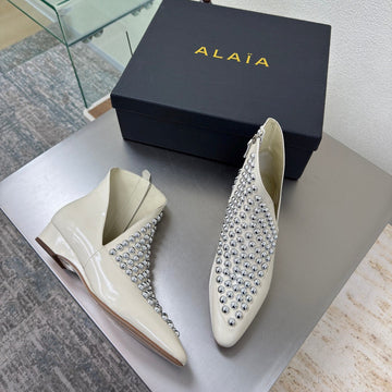 Alaïa Rivet Ankle Boots Ivory Cowhide Leather 471092