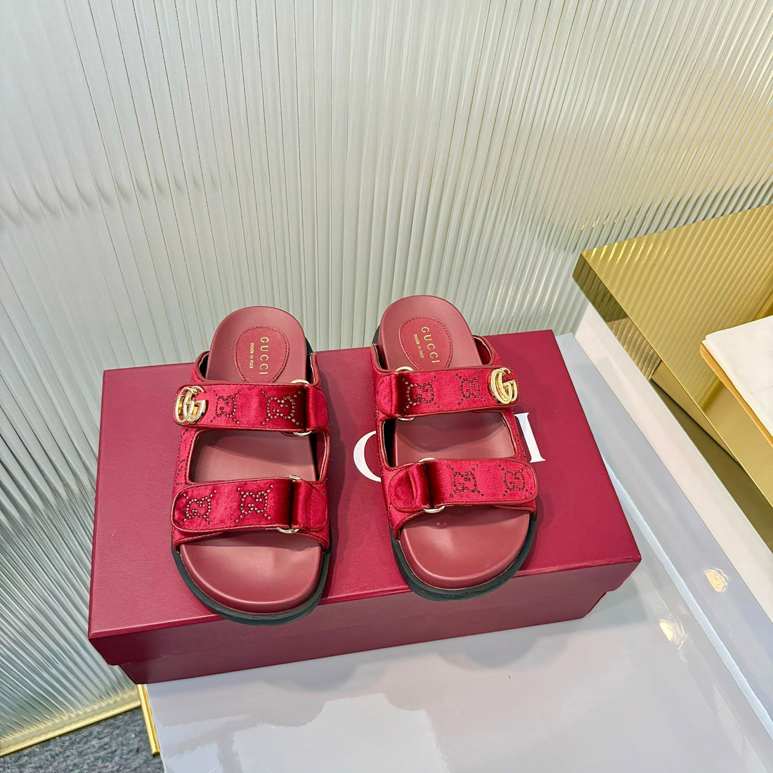 GG 26S Dad Mule Sandals Red Leather Velvet 714865