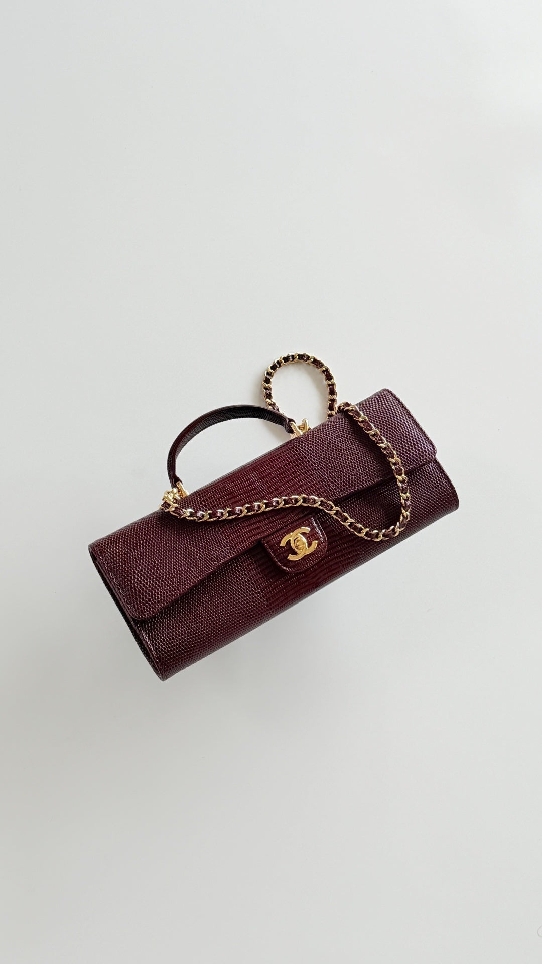 CC Métiers D’art 2026 Clutch With Chain Dark Burgundy Lizard Embossed Calfskin