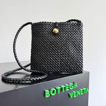 Bv Tosca Bag 17CM Black Intrecciato Leather Ghw