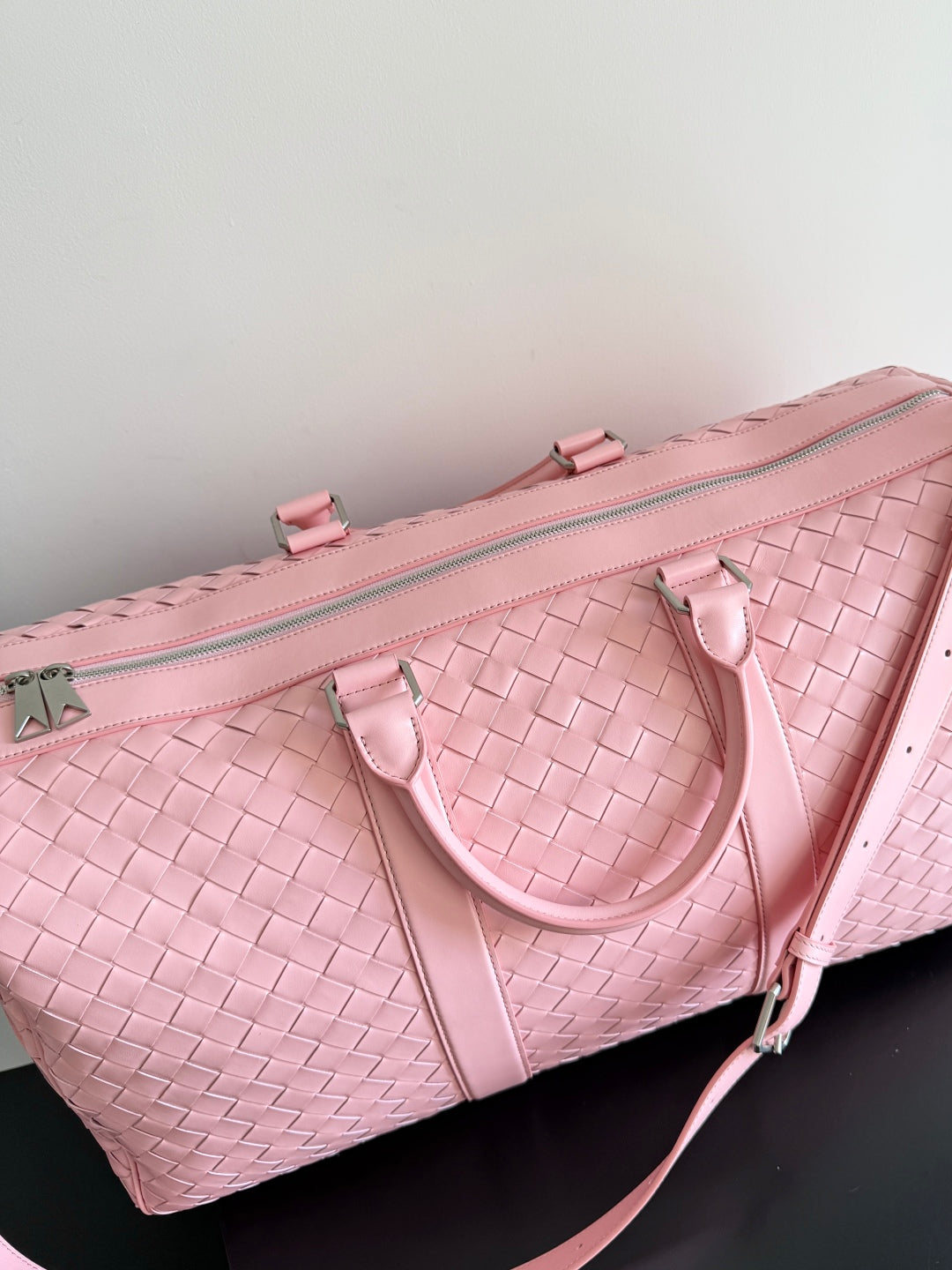 Bv 25S Bottega Veneta Duffel Bag Pink Intrecciato Leather