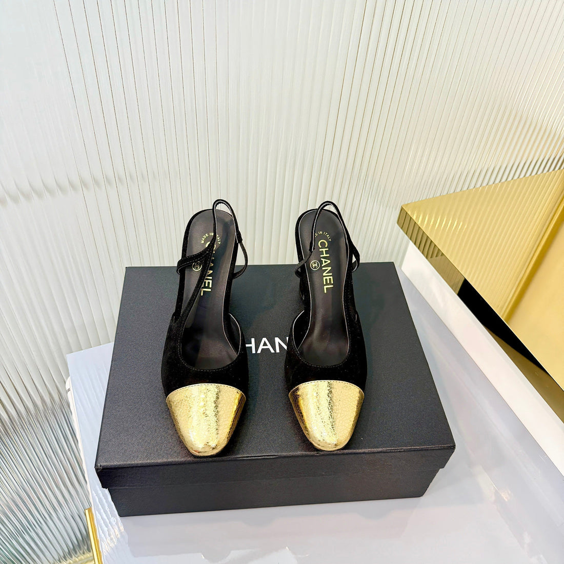 CC 26 Slingback High Heel 9CM Black Gold Suede 714013