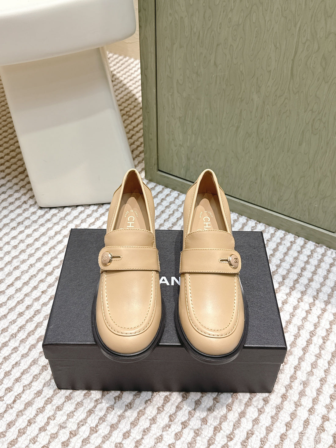 CC 26SS Loafers 6CM Beige Cowhide 653496