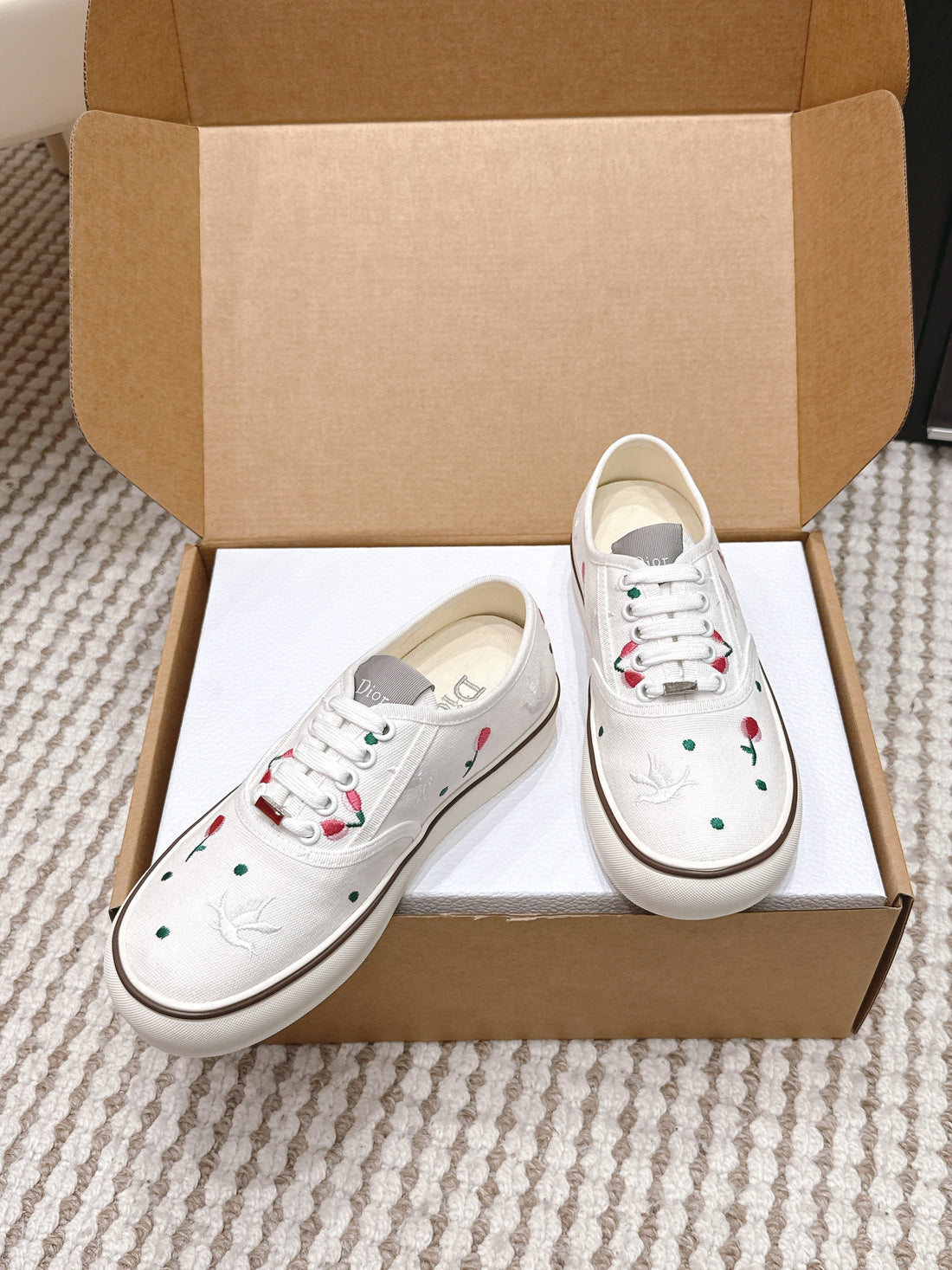 CD Saltwind Sneakers White Dove & Rose Embroidery Canvas 632440