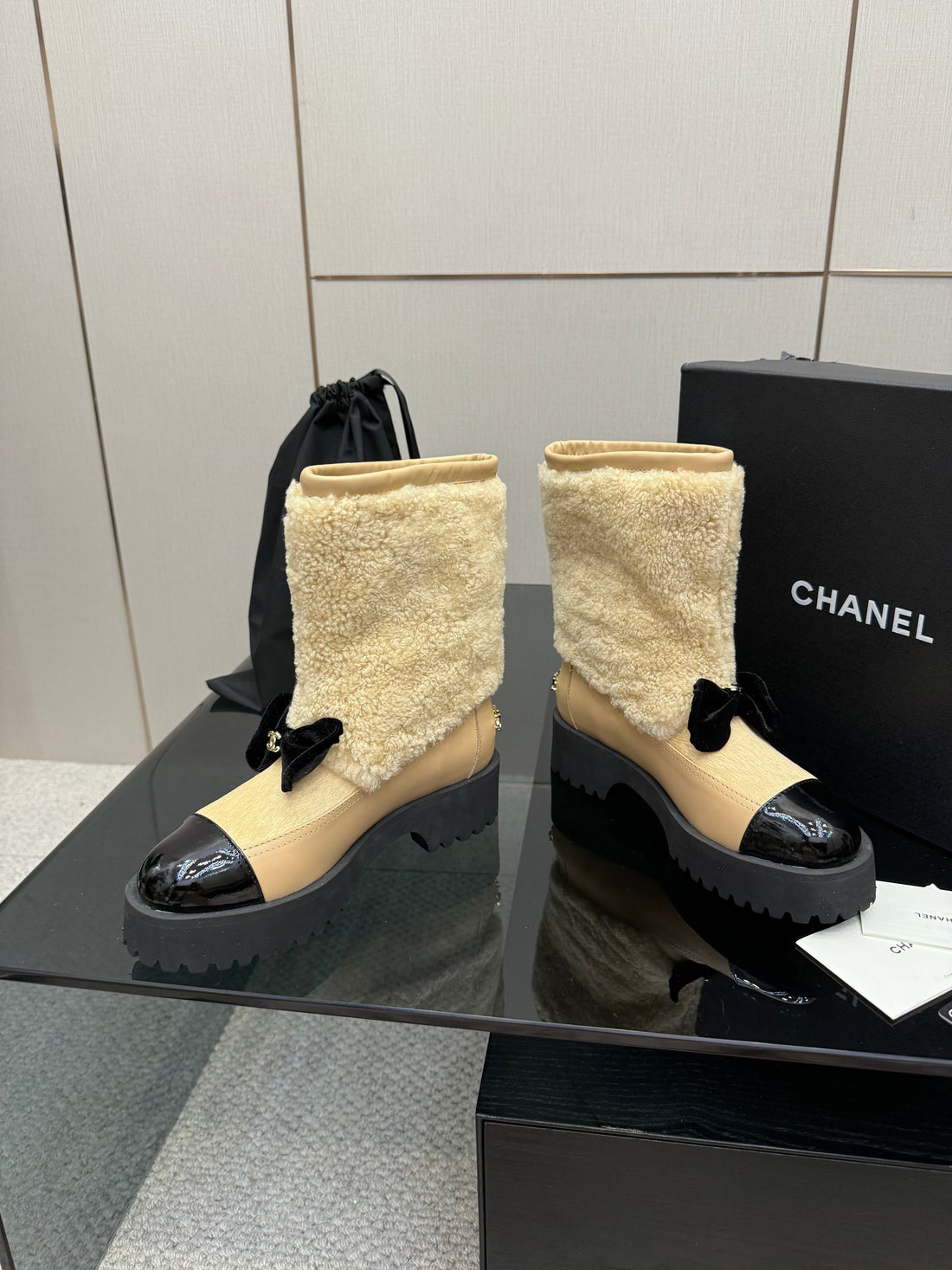 CC Platform Snow Boots Beige Sheepskin And Wool
