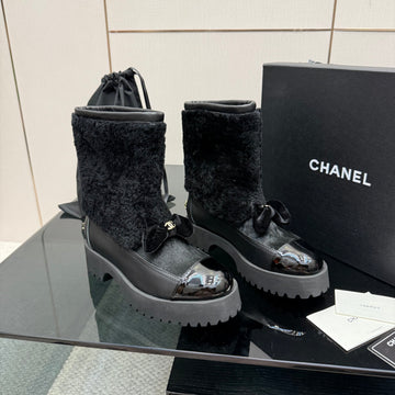 CC Platform Snow Boots Black Sheepskin And Wool 532189