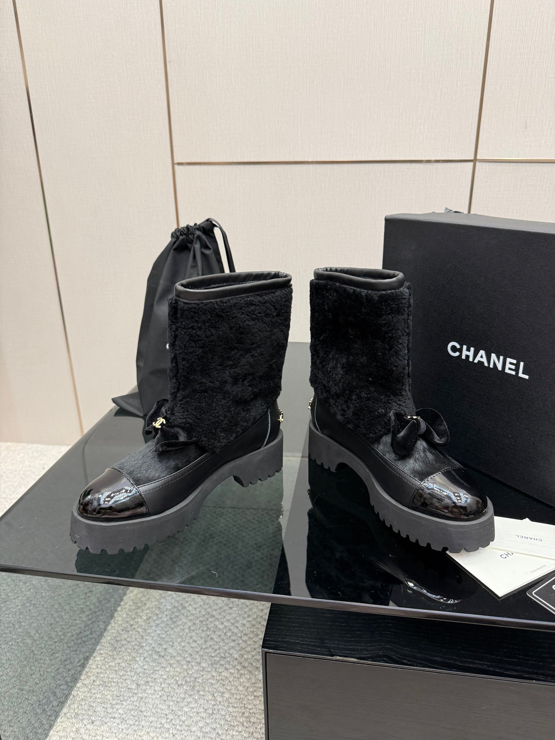 CC Platform Snow Boots Black Sheepskin And Wool 532189
