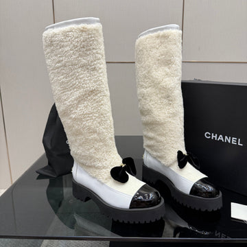 CC Knee-High Boots White Black Sheepskin And Wool 532190