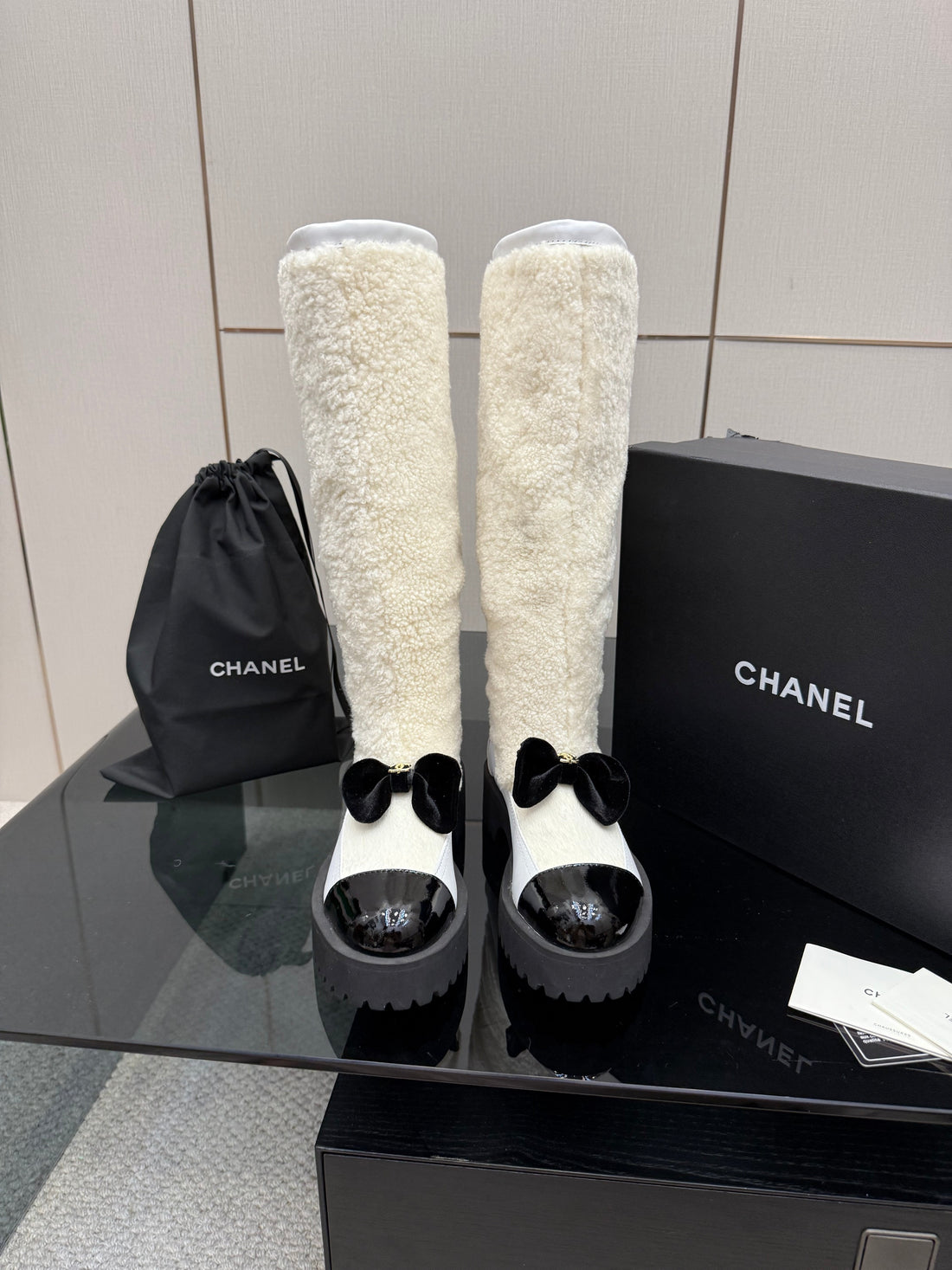 CC Knee-High Boots White Black Sheepskin And Wool 532190
