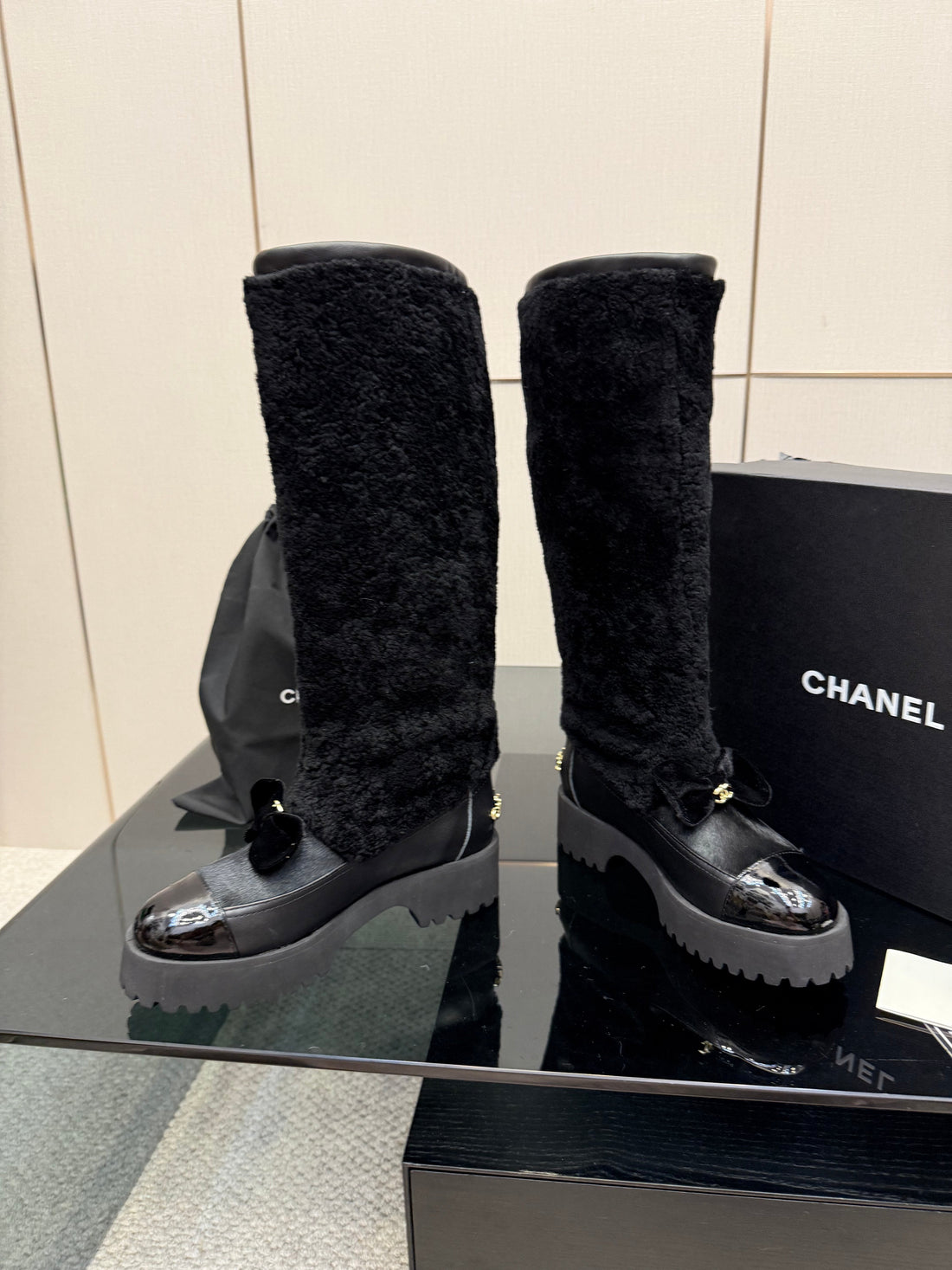 CC Knee-High Boots Black Sheepskin And Wool 532192