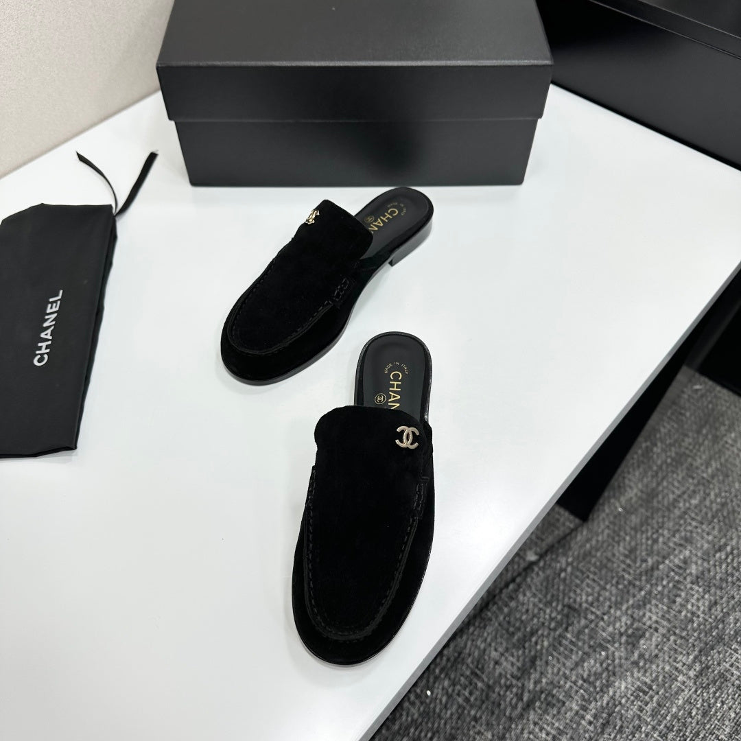 CC Ss 2026 Pre Loafer Sandal Black Suede 630502