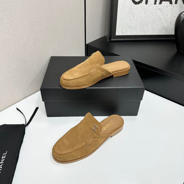 CC Ss 2026 Pre Loafer Sandal Camel Suede 630503