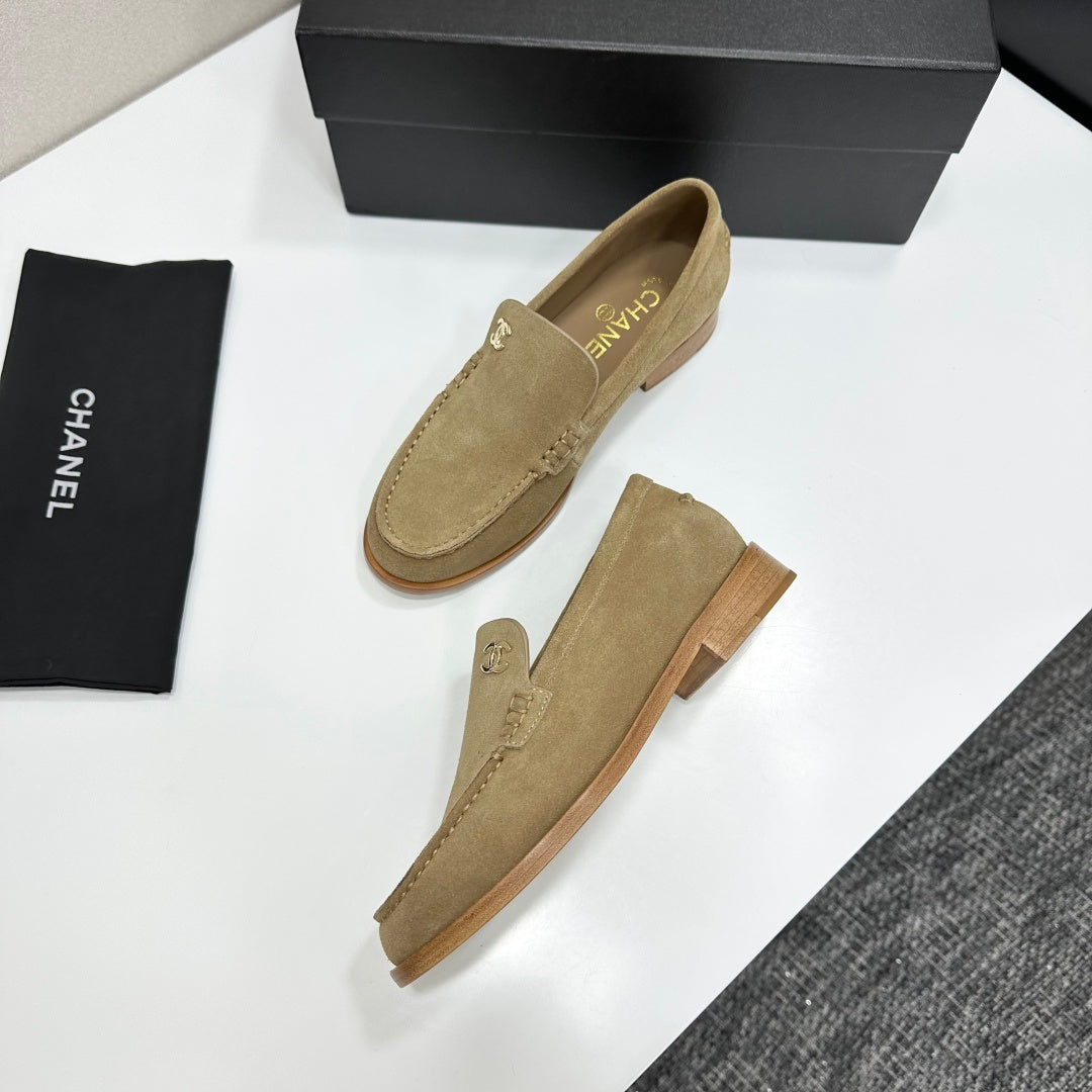 CC Ss 2026 Pre Loafer Camel Suede 630469