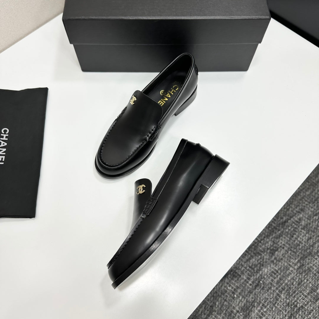 CC Ss 2026 Pre Loafer Black Calfskin 630471