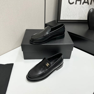 CC Ss 2026 Pre Loafer Black Calfskin 630471