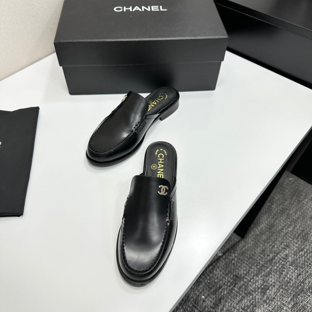 CC Ss 2026 Pre Loafer Sandal Black Calfskin 630477