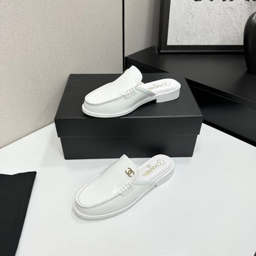 CC Ss 2026 Pre Loafer Sandal White Calfskin 630478