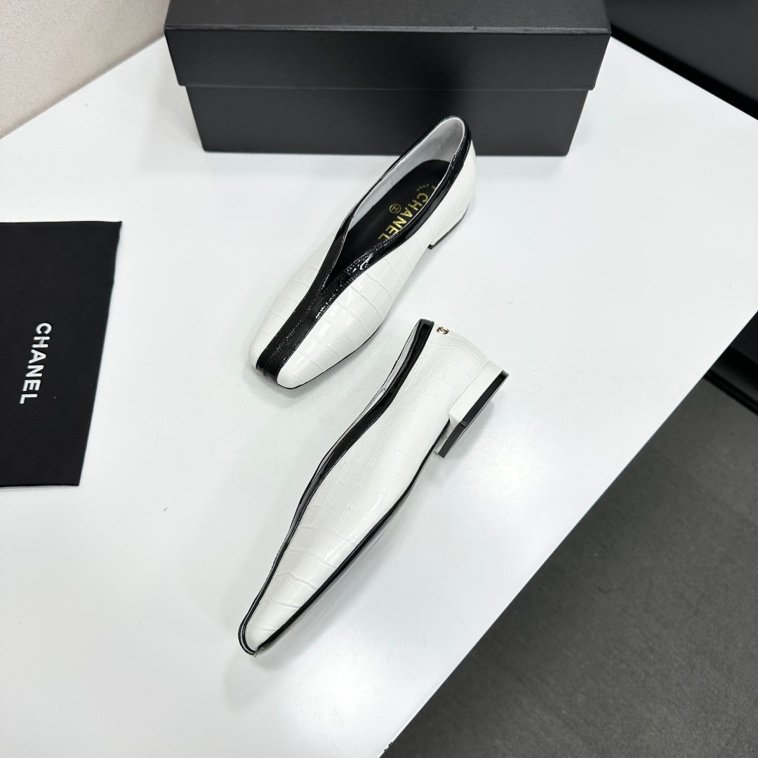 CC 26S Ballet Flats White Glossy Crocodile Embossed Calfskin 743138