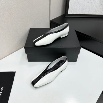 CC 26S Ballet Flats White Glossy Crocodile Embossed Calfskin 743138