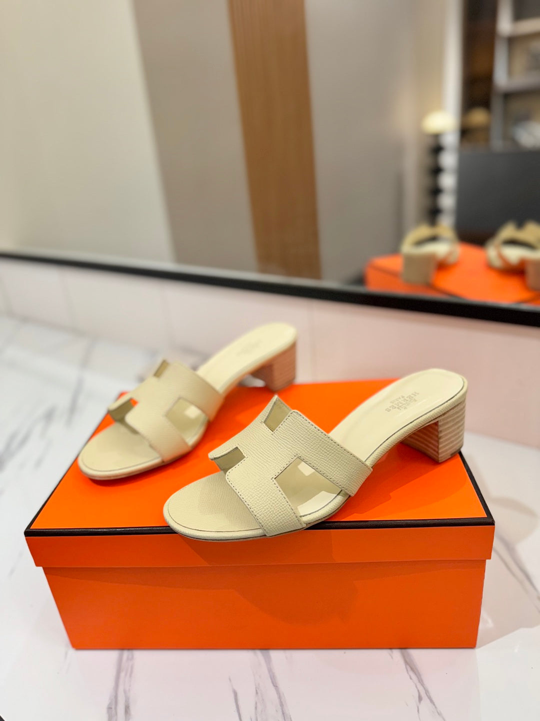 Hm Oasis Sandals Pale Yellow Cowhide 294840