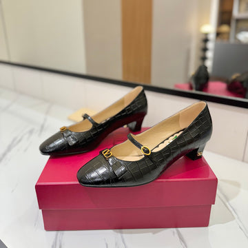 Vt 25 Vlogo Signature Black Pumps Cowhide 341054