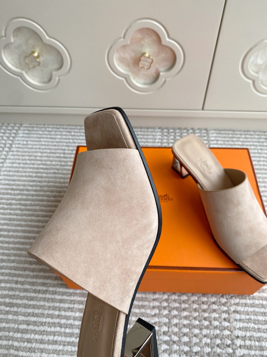 Hm Kylie Mules Beige Calfskin 316376
