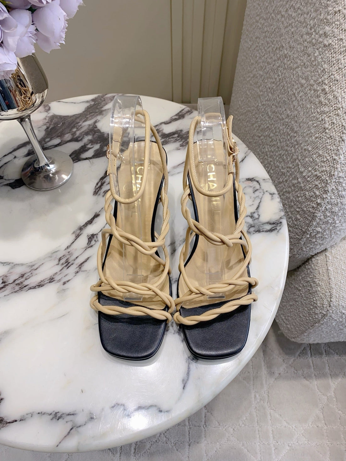 CC 26S Strappy Sandals 7.5cm Beige Black Sheepskin 723619