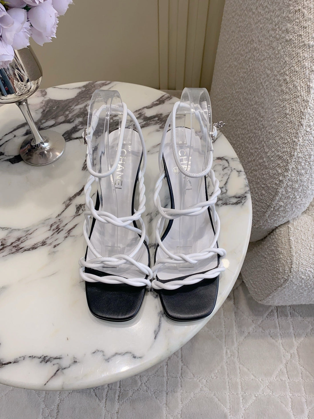 CC 26S Strappy Sandals 7.5cm White Black Sheepskin 723620