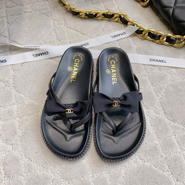CC 26S Bow Thong Sandals Black Lambskin 723722