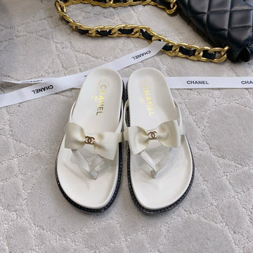 CC 26S Bow Thong Sandals White Lambskin 723724