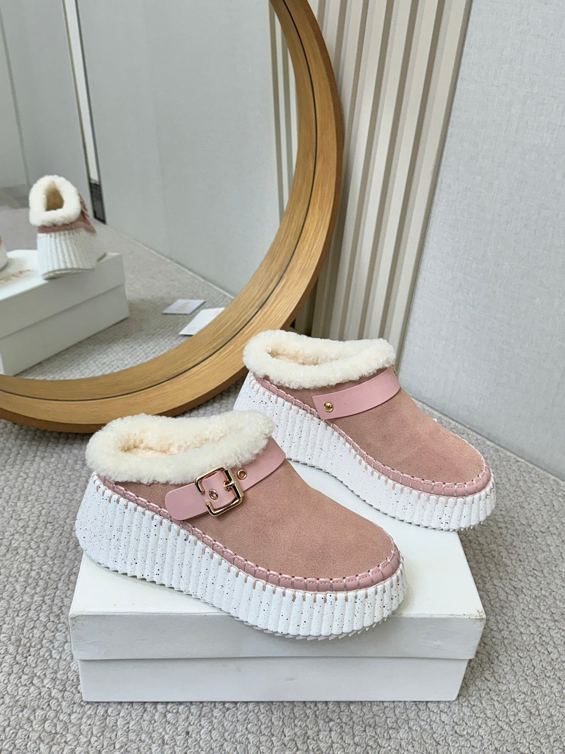 Chloé Nama Shearling-Lined Mule Pink Suede 528075